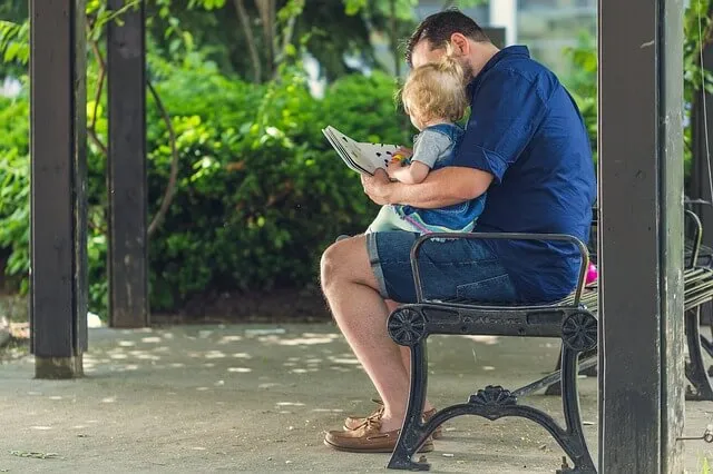 Wpływ czytania bajek na rozwój mowy dziecka